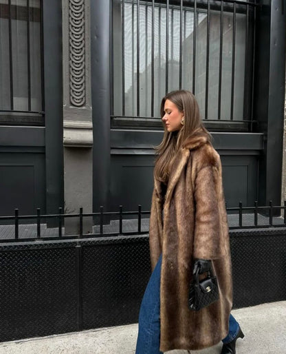 Manteau long en fourrure vegan
