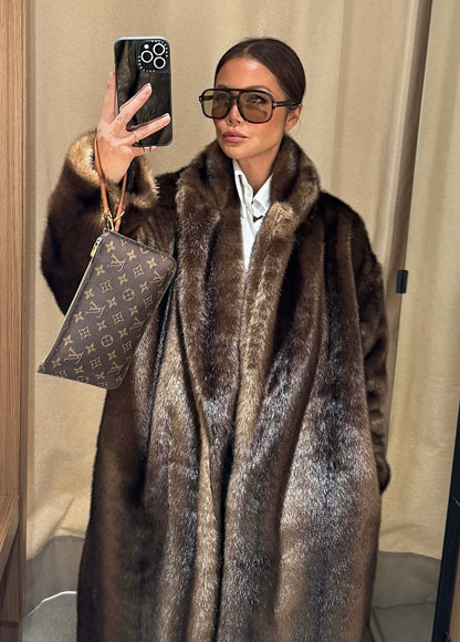 Manteau long en fourrure vegan