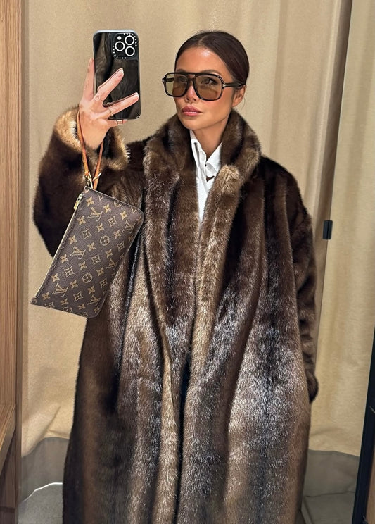 Manteau long en fourrure vegan