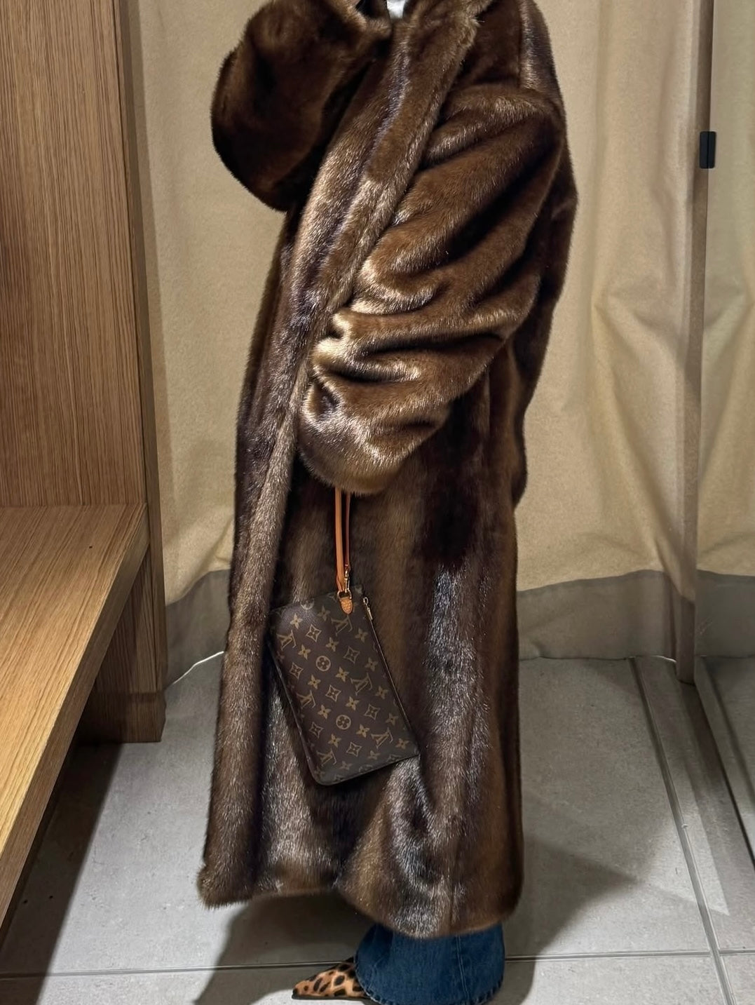 Manteau long en fourrure vegan