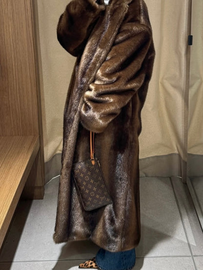 Manteau long en fourrure vegan