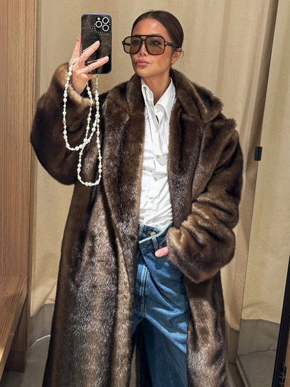 Manteau long en fourrure vegan